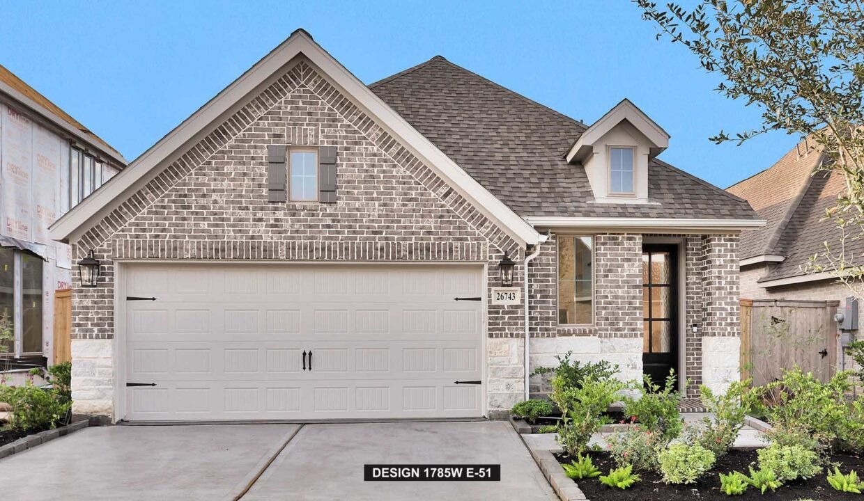 1 Story Ready to Move Home in Azalea Sky Drive Richmond